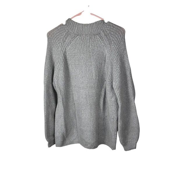 GUESS Mockneck Ultra-Soft Grey Ribbed Sweater Sz M EUC Lt Grey Long Sleeves - Picture 6 of 10